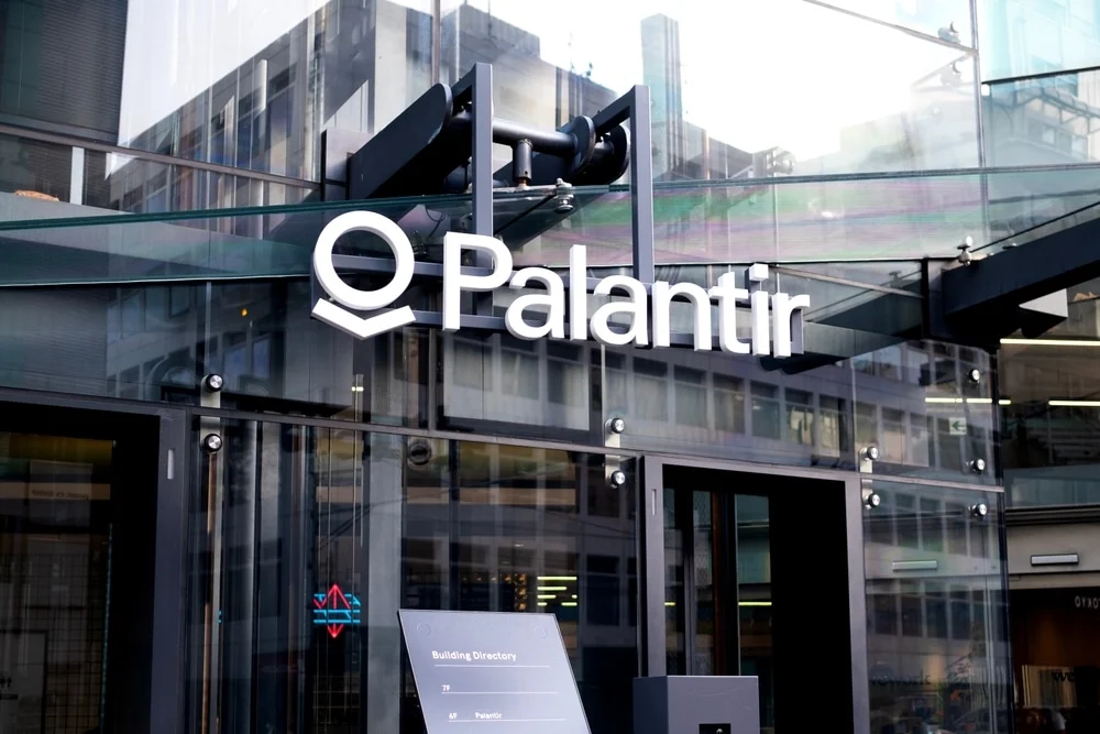 从军工智能到核能现代化：Palantir开启AI赋能政府与商业的新篇章-图片1